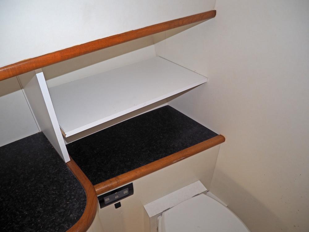 Cabin en avant, H&eacute;bergements